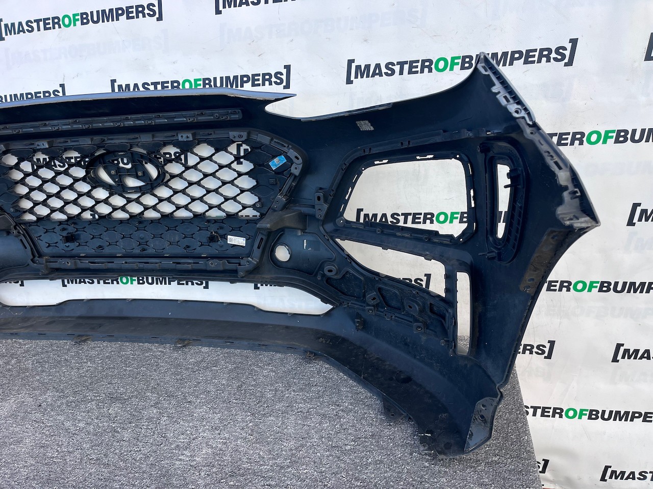 Hyundai Kona Se Hybrid Premium Hatchback 2017-2020 Front Bumper Genuine [h578]