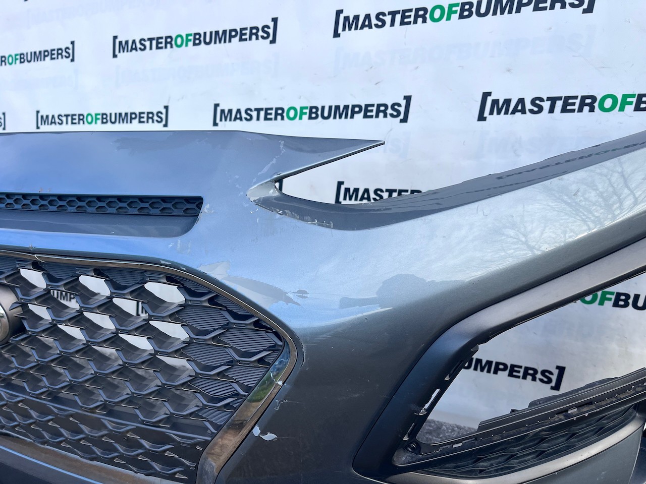 Hyundai Kona Se Hybrid Premium Hatchback 2017-2020 Front Bumper Genuine [h578]