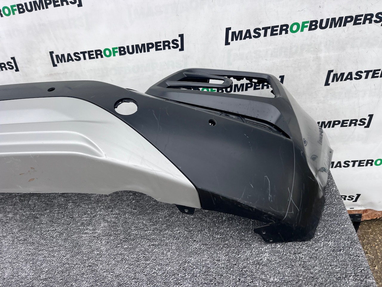 Hyundai Kona Se Hybrid Premium Hatchback 2017-2020 Rear Bumper Genuine [h589]