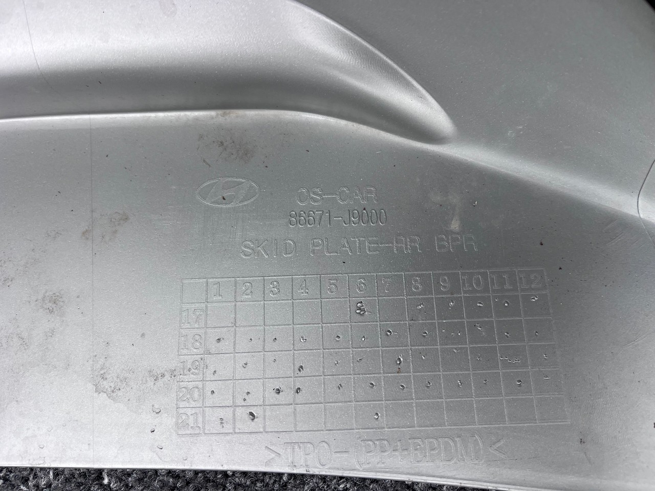 Hyundai Kona Se Hybrid Premium Hatchback 2017-2020 Rear Bumper Genuine [h589]