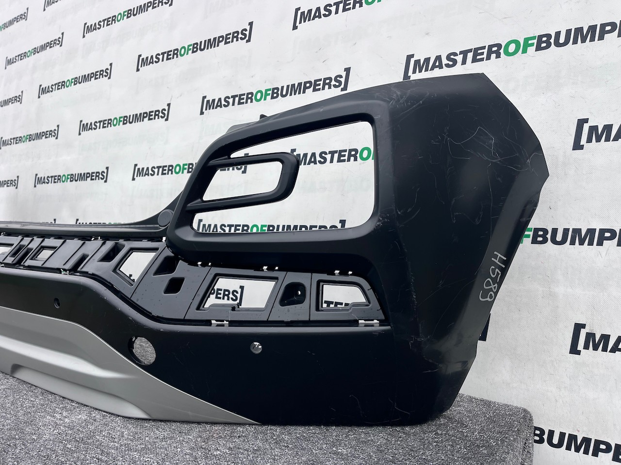 Hyundai Kona Se Hybrid Premium Hatchback 2017-2020 Rear Bumper Genuine [h589]