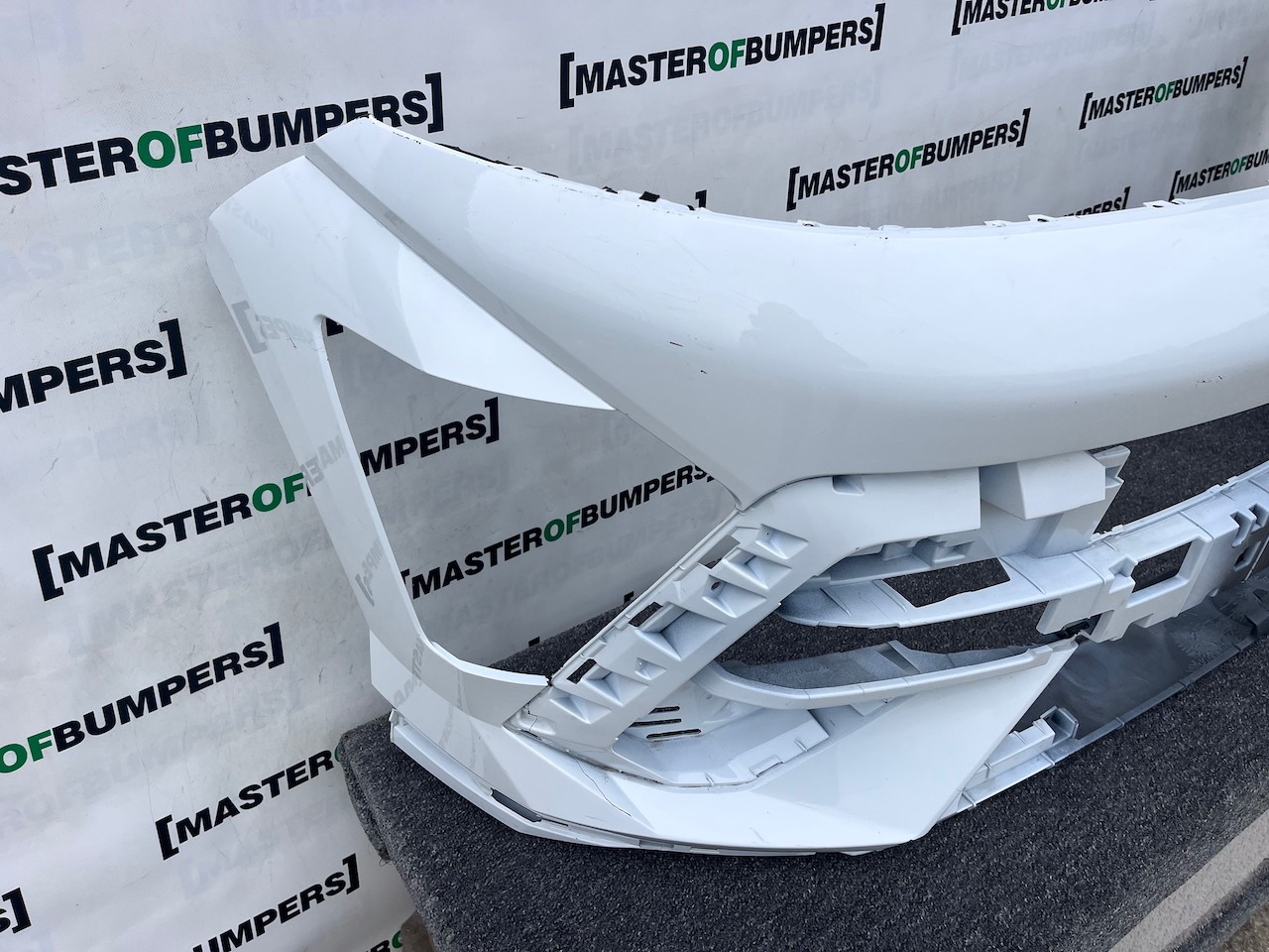 Hyundai Kona N-line Hatchback Mk2 2022-2026 Front Bumper 4 Pdc Genuine [h595]