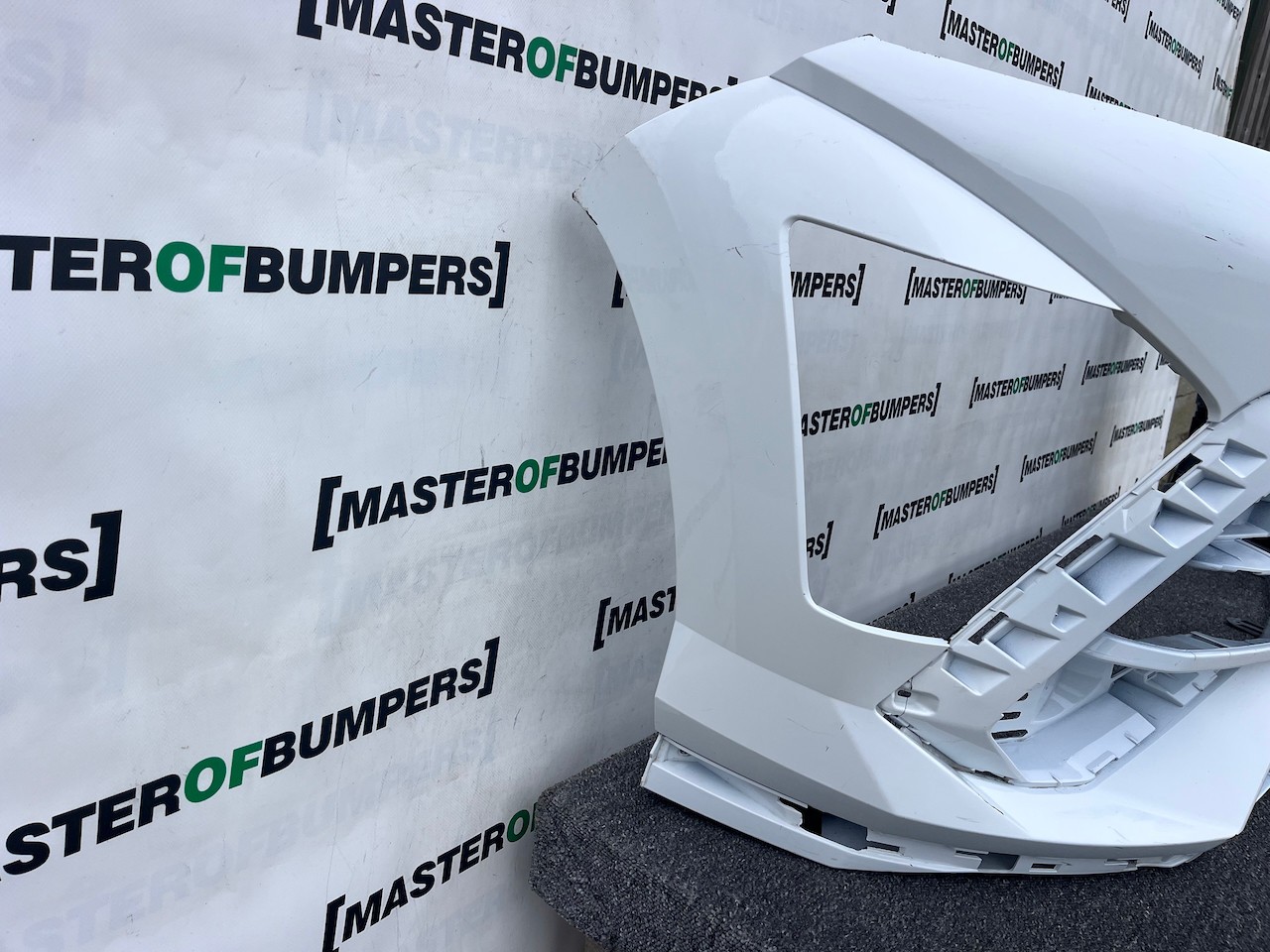 Hyundai Kona N-line Hatchback Mk2 2022-2026 Front Bumper 4 Pdc Genuine [h595]