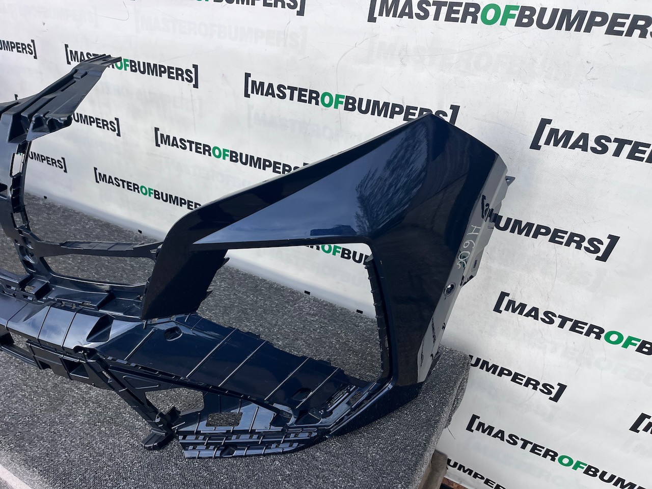 Hyundai Tucson Hybrid Premium Ultimate 2024-on Front Bumper 6 Pdc Genuine [h606]