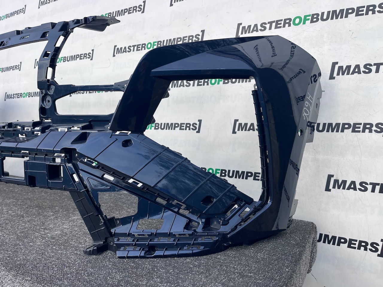 Hyundai Tucson Hybrid Premium Ultimate 2024-on Front Bumper 6 Pdc Genuine [h606]