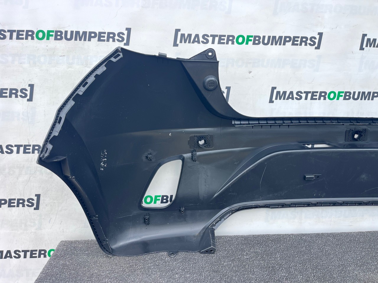 Hyundai I10 I10 Premium Se Hatchback 2020-2023 Rear Bumper Pdc Genuine [h617]