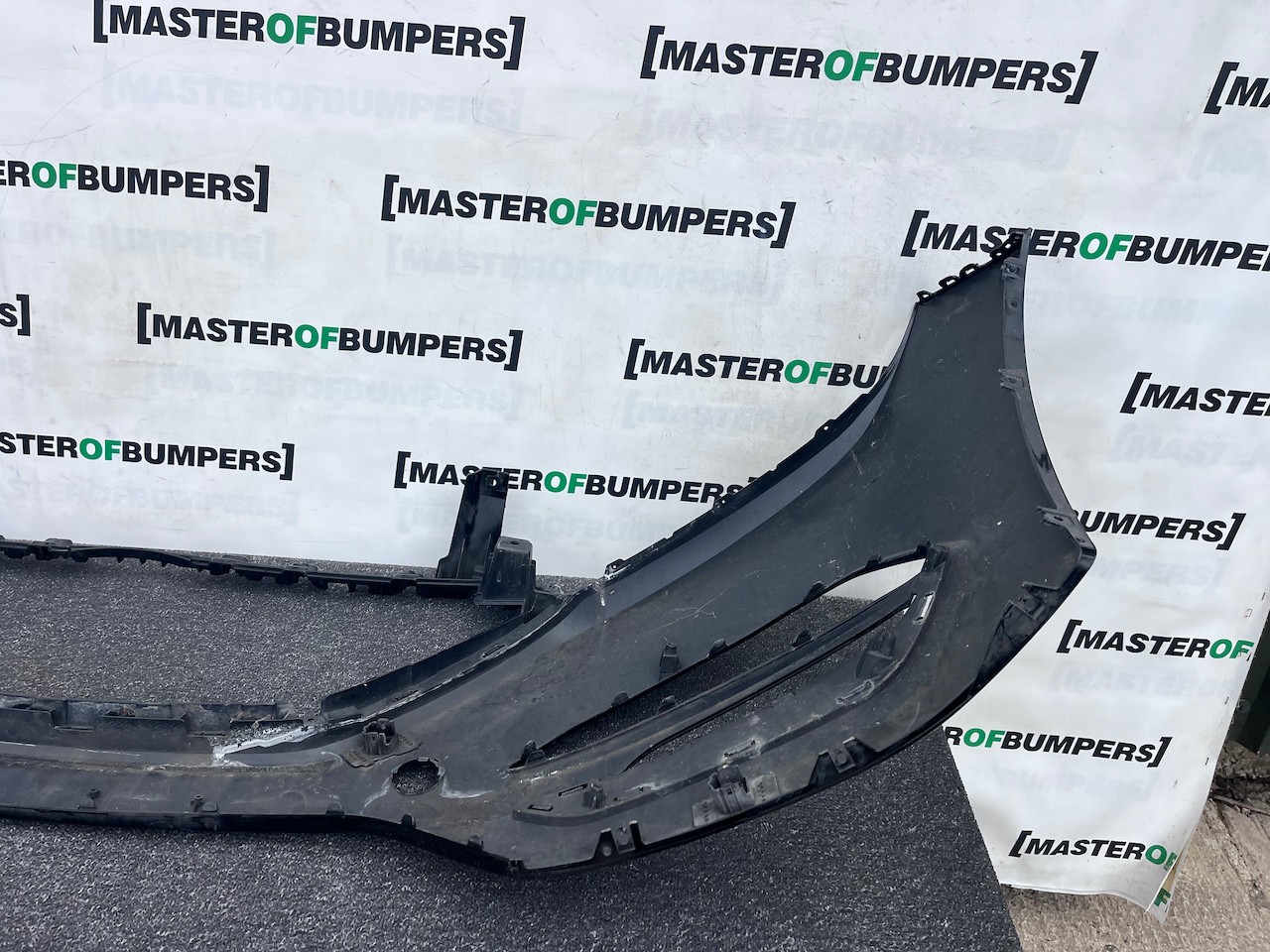 Hyundai Tucson Premium 2015-2018 Front Bumper Pdc Genuine [h528]