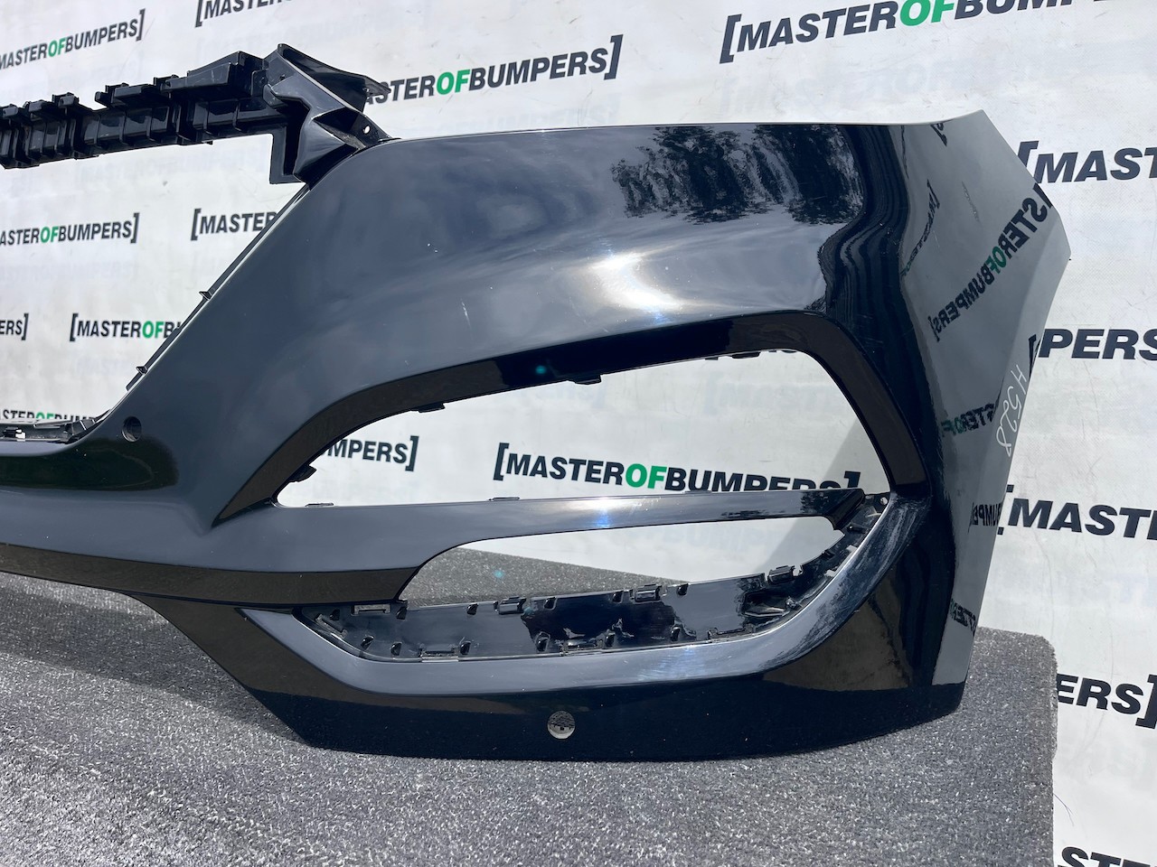 Hyundai Tucson Premium 2015-2018 Front Bumper Pdc Genuine [h528]