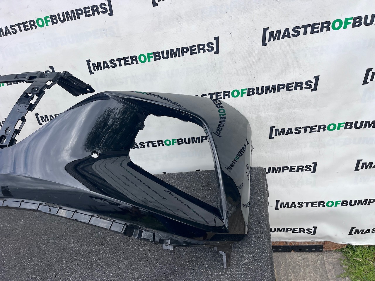 Hyundai Tucson Hybrid Premium Ultimate 2021-24 Front Bumper 6 Pdc Genuine[h635]