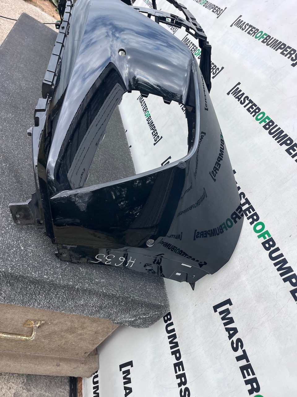 Hyundai Tucson Hybrid Premium Ultimate 2021-24 Front Bumper 6 Pdc Genuine[h635]