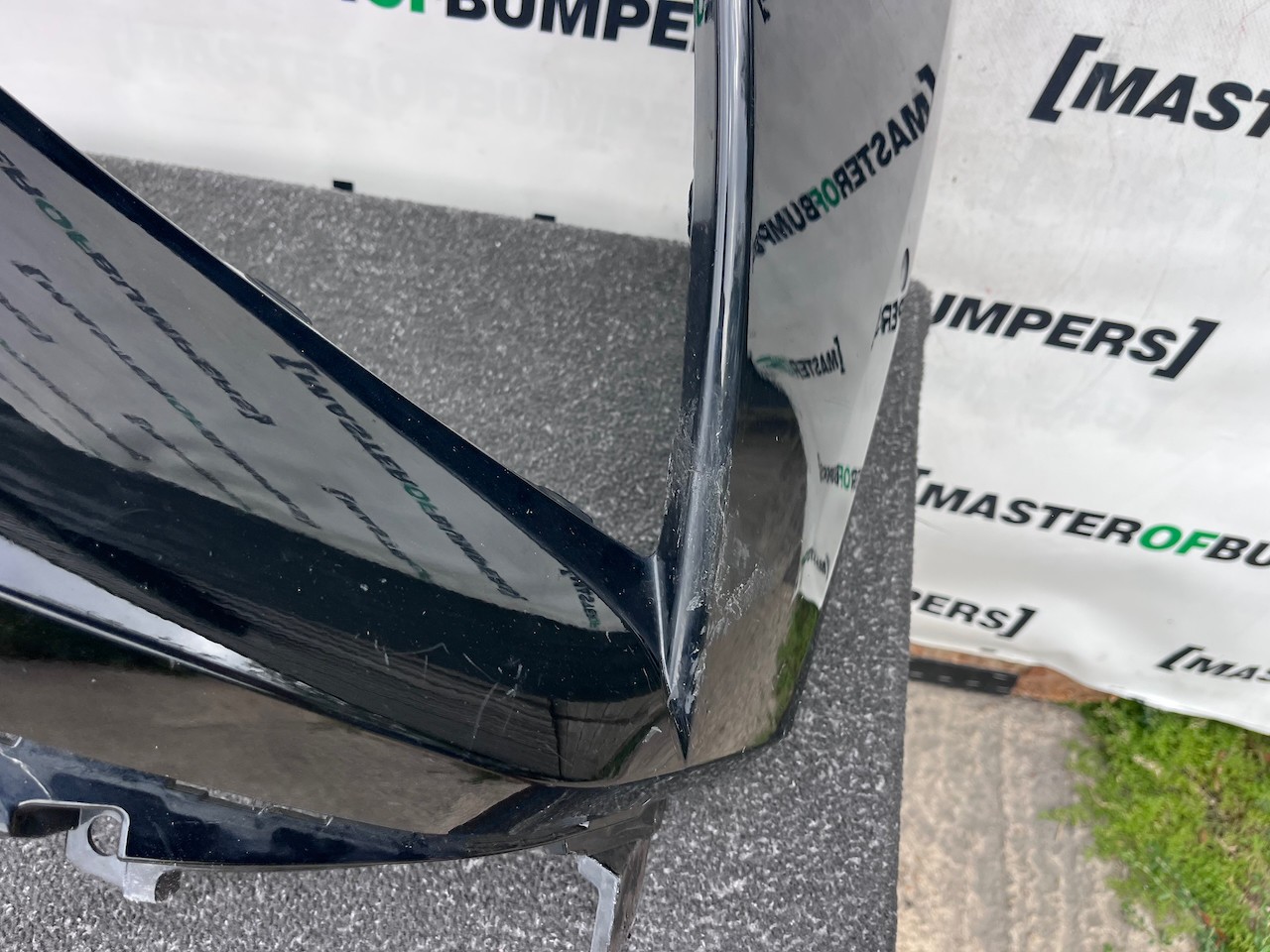 Hyundai Tucson Hybrid Premium Ultimate 2021-24 Front Bumper 6 Pdc Genuine[h635]