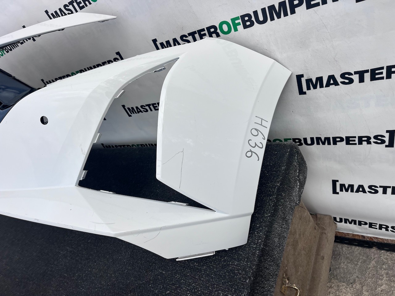 Hyundai I20 Ultimate Hatch Mk3 Lift 2023-2026 Front Bumper 4 Pdc Genuine [h636]