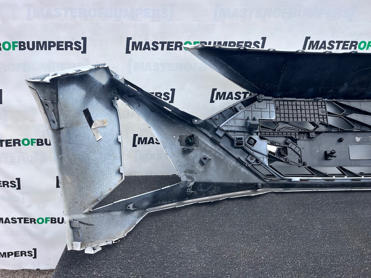 Hyundai I20 Ultimate Hatch Mk3 Lift 2023-2026 Front Bumper 4 Pdc Genuine [h636]