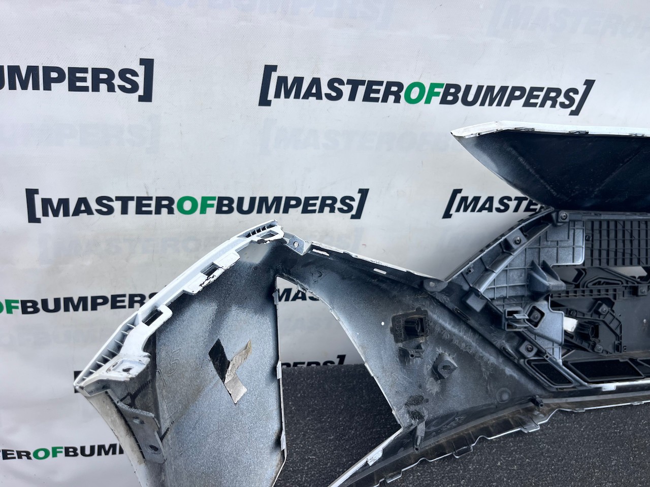 Hyundai I20 Ultimate Hatch Mk3 Lift 2023-2026 Front Bumper 4 Pdc Genuine [h636]