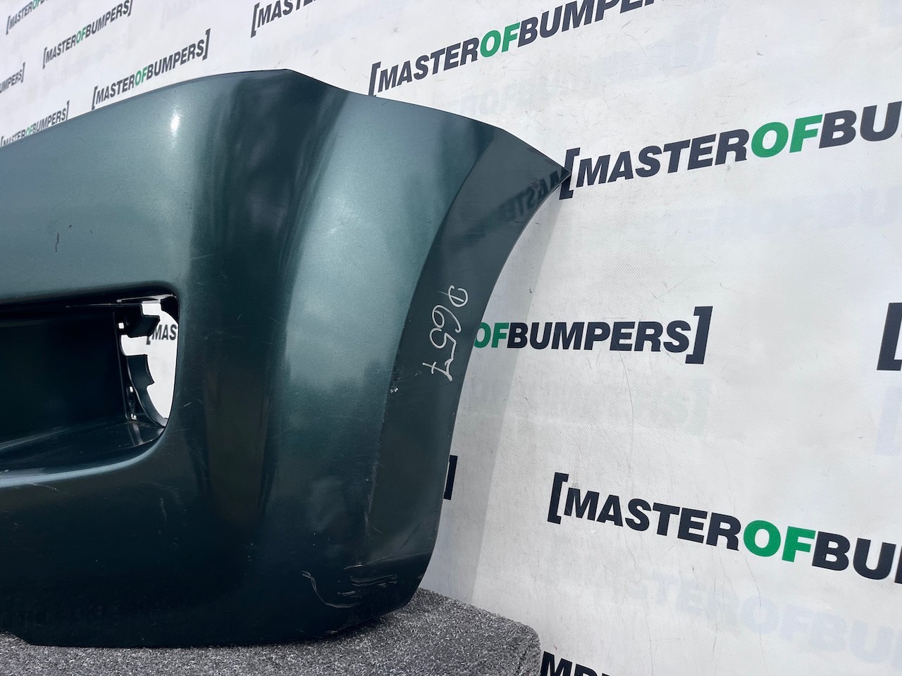 Isuzu D Max Rodeo Pickup Mk2 2012-2016 Front Bumper Genuine [p657]