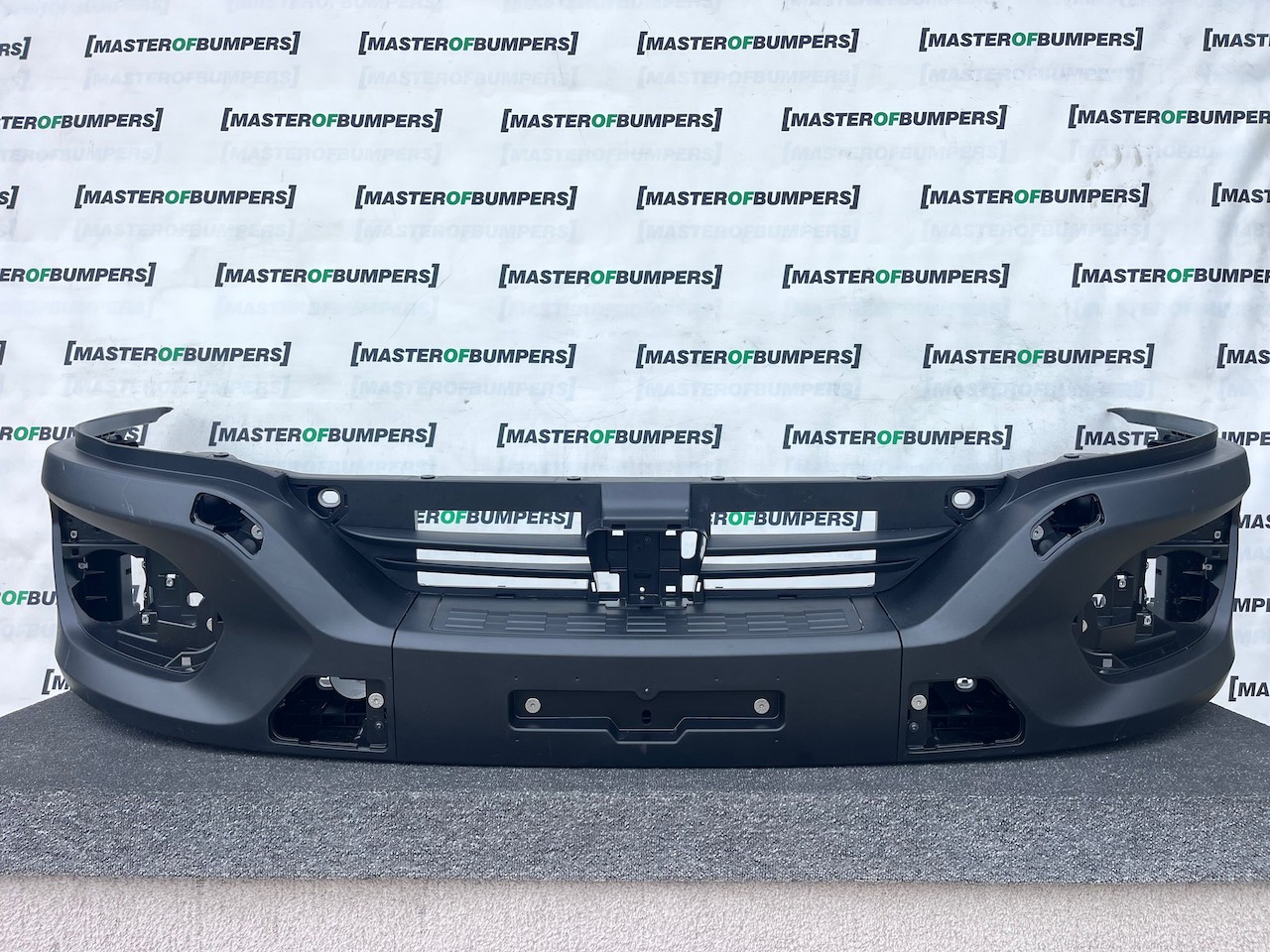 Iveco Daily Van Bus Mk4 Lift 2019-2024 Front Bumper Textured Genuine Iveco Daily Van Bus Mk4 Lift 2019-2024 Front Bumper Textured Genuine