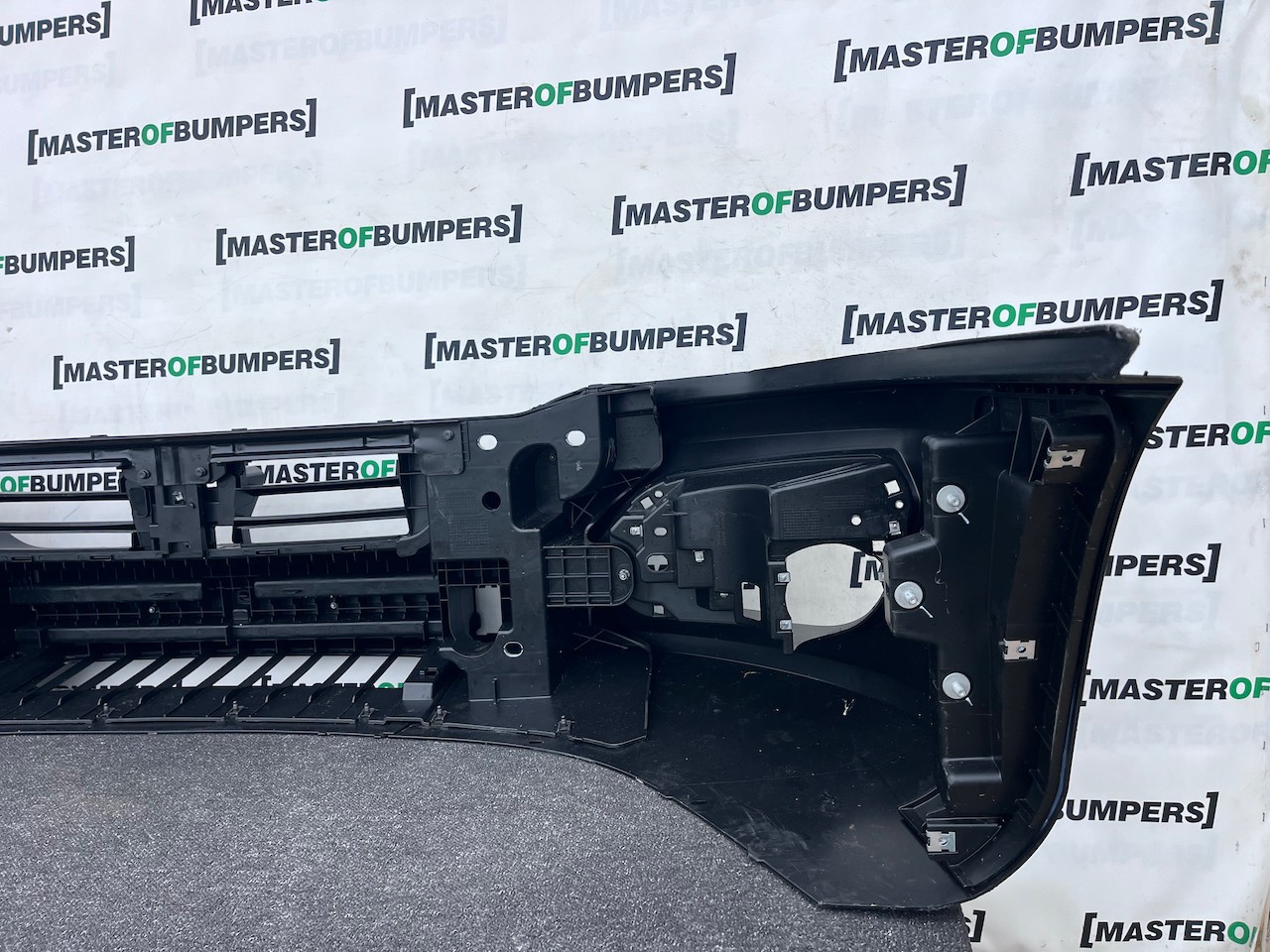 Iveco Daily Van Bus Mk4 Lift 2019-2024 Front Bumper Textured Genuine Iveco Daily Van Bus Mk4 Lift 2019-2024 Front Bumper Textured Genuine
