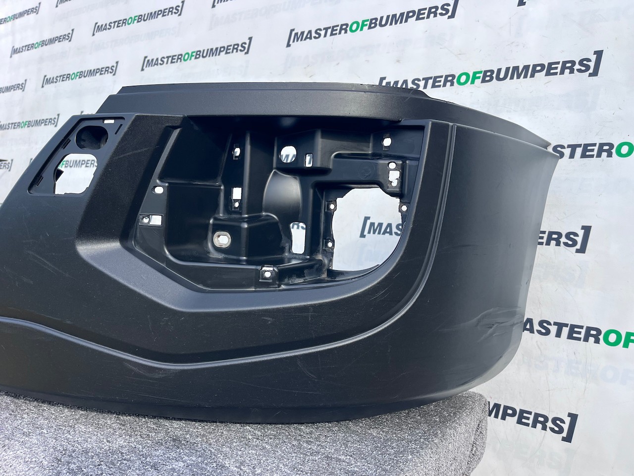 Iveco Daily Van 2014-2019 Front Bumper Textured Genuine Iveco Daily Van 2014-2019 Front Bumper Textured Genuine