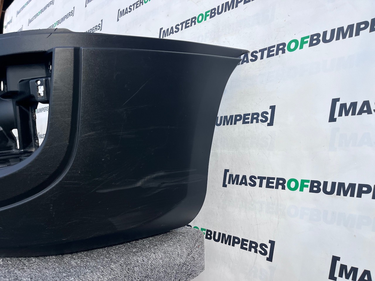 Iveco Daily Van 2014-2019 Front Bumper Textured Genuine Iveco Daily Van 2014-2019 Front Bumper Textured Genuine