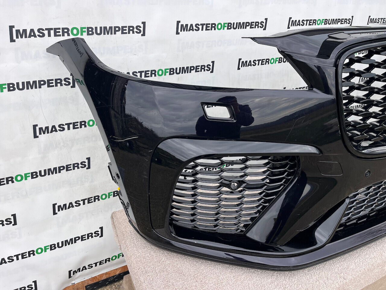 Jaguar F Pace Svr Hse Lift Suv 2021-2024 Front Bumper 6 Pdc Genuine [p386]