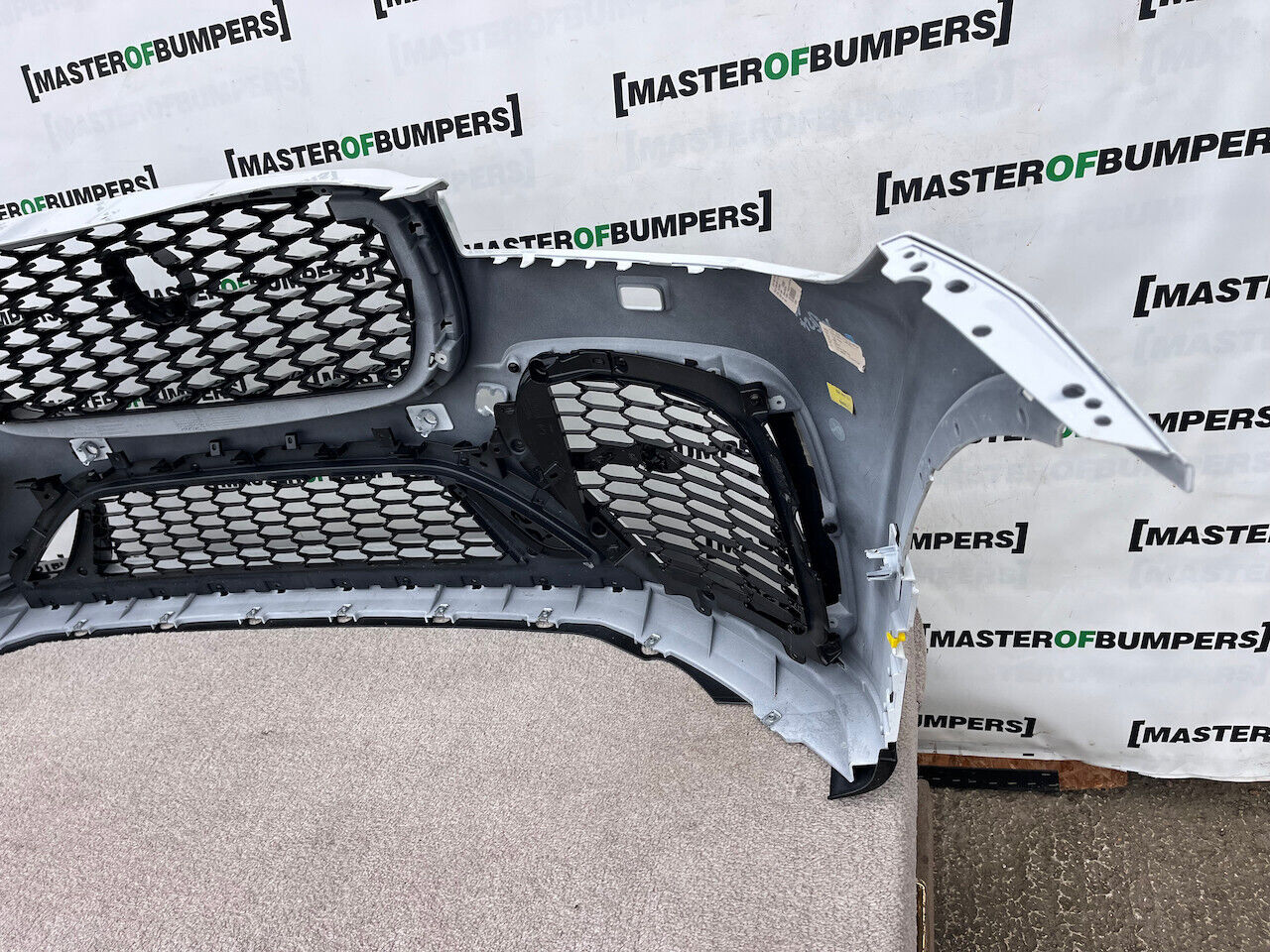 Jaguar F Pace Svr Hse Lift Suv 2021-2024 Front Bumper 6 Pdc Genuine [p385]