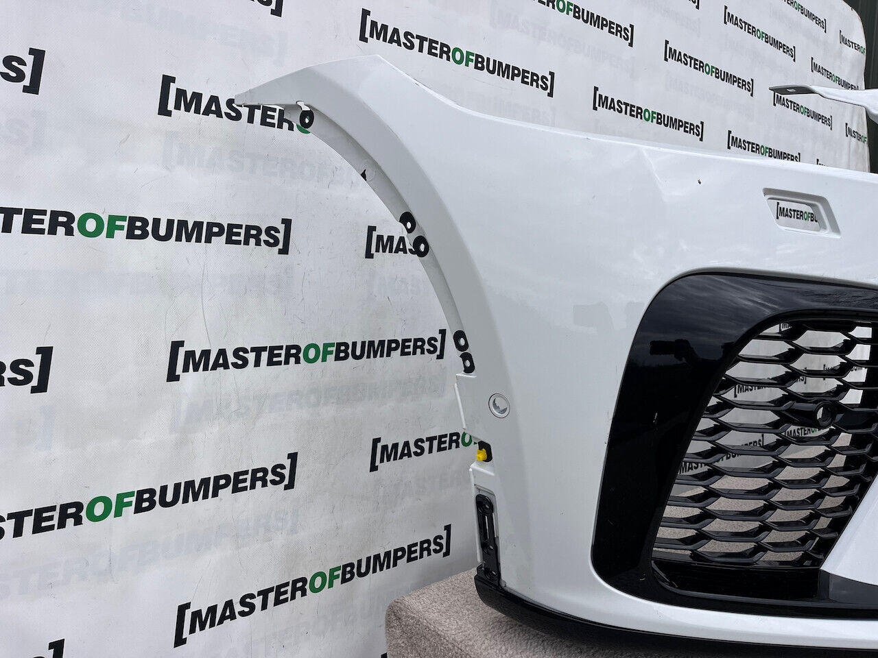 Jaguar F Pace Svr Hse Lift Suv 2021-2024 Front Bumper 6 Pdc Genuine [p385]