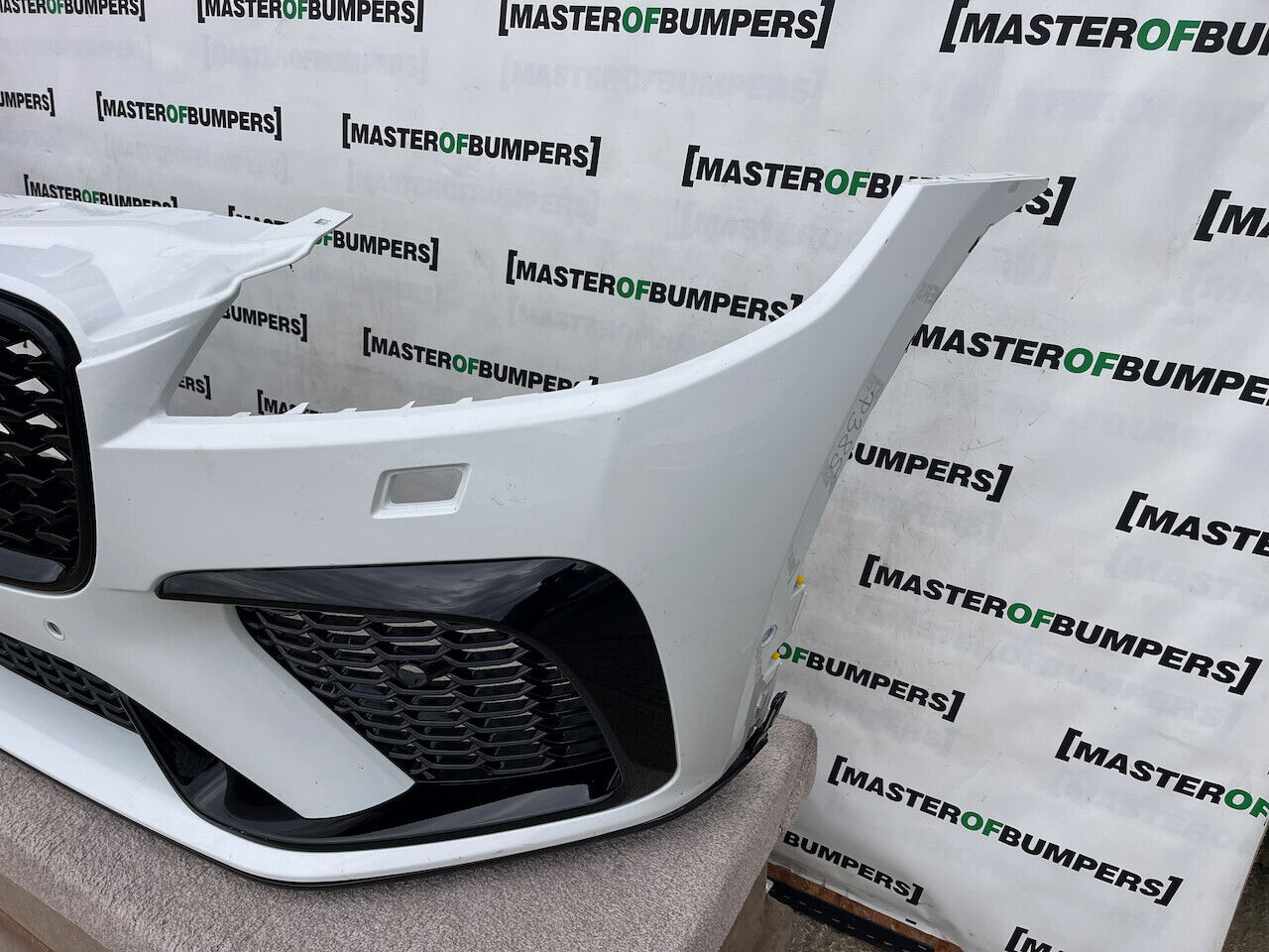 Jaguar F Pace Svr Hse Lift Suv 2021-2024 Front Bumper 6 Pdc Genuine [p385]