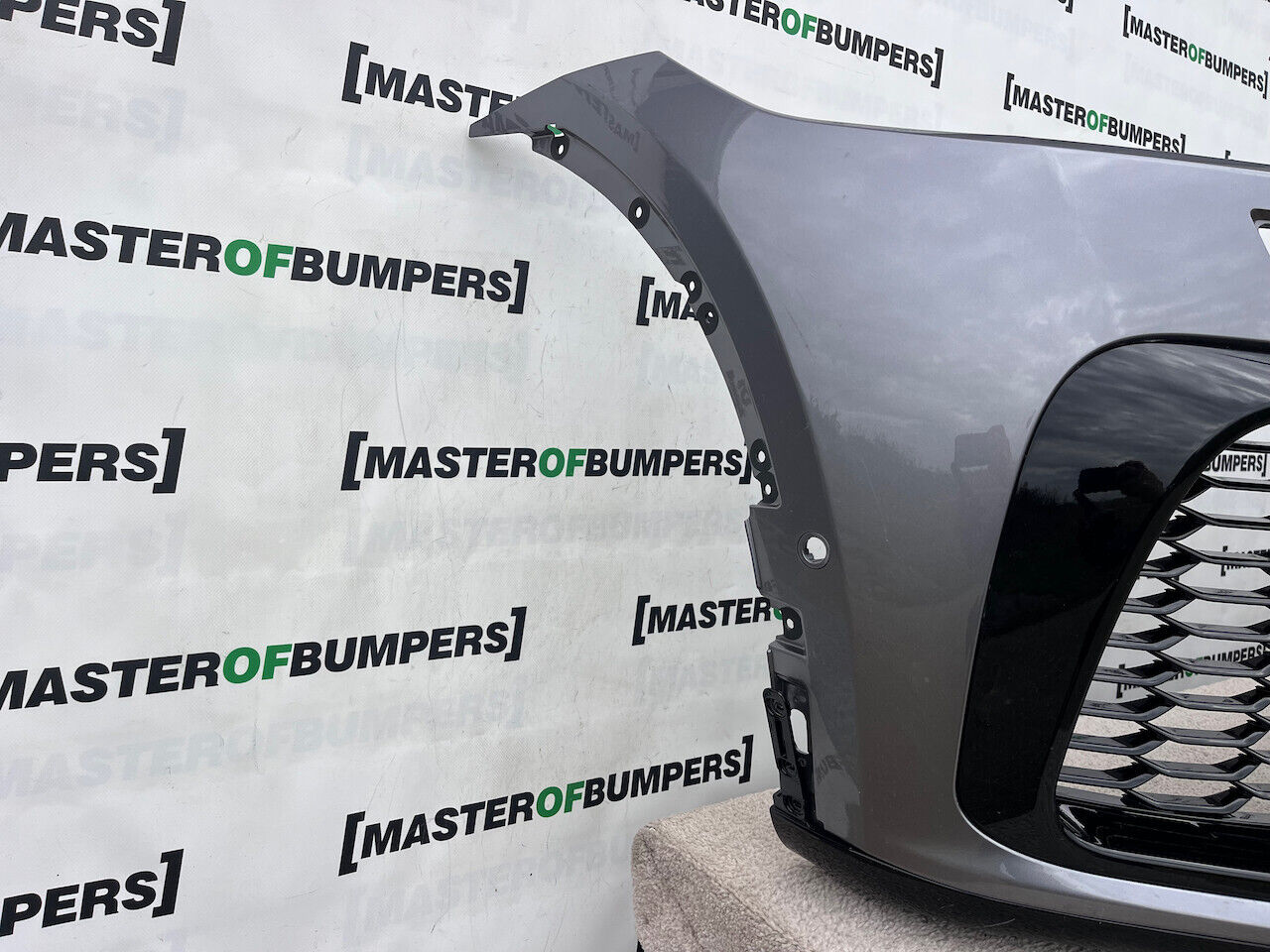 Jaguar F Pace Svr Hse Lift Suv 2021-2024 Front Bumper 6 Pdc Genuine [p387]