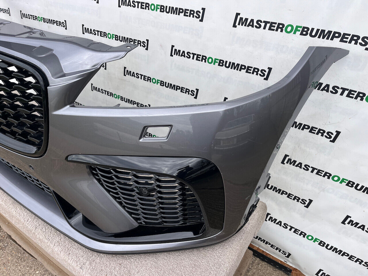 Jaguar F Pace Svr Hse Lift Suv 2021-2024 Front Bumper 6 Pdc Genuine [p387]