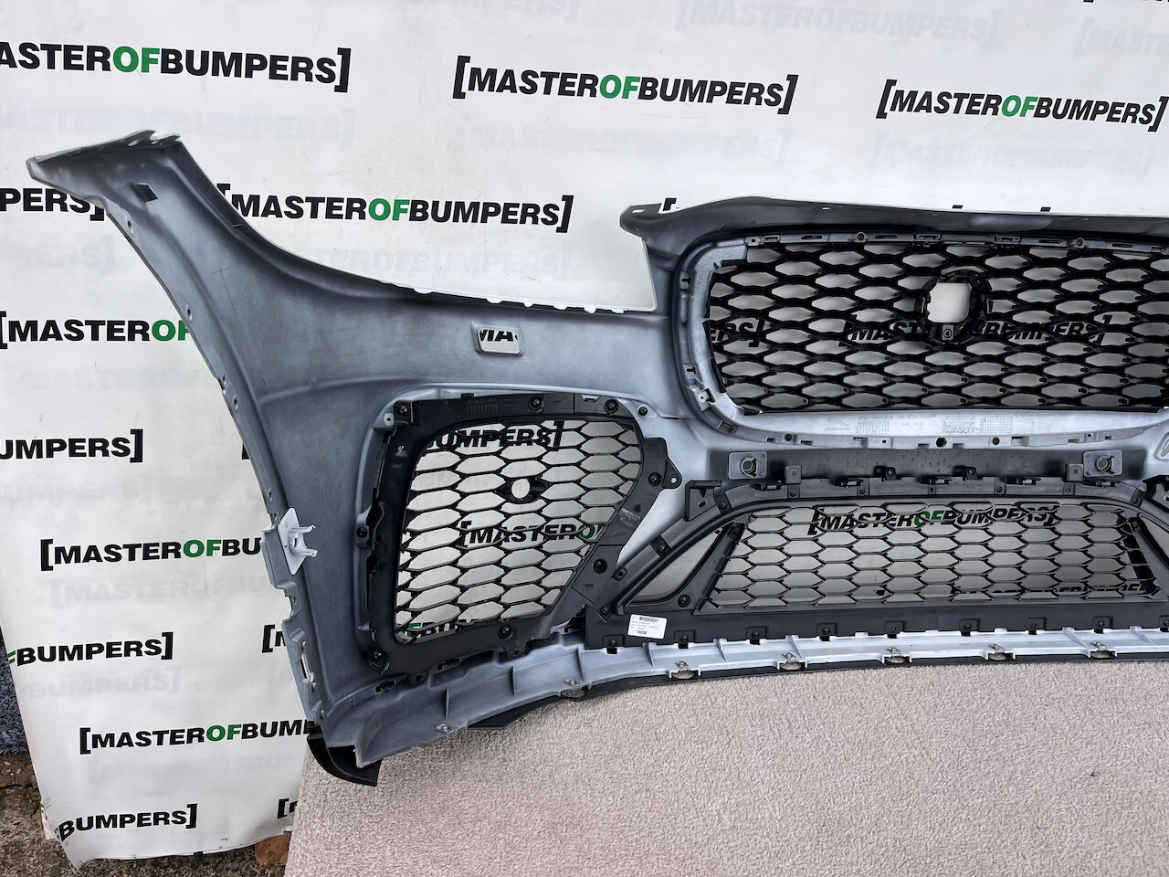 Jaguar F Pace Svr Hse Lift Suv 2021-2024 Front Bumper 6 Pdc Genuine [p402]