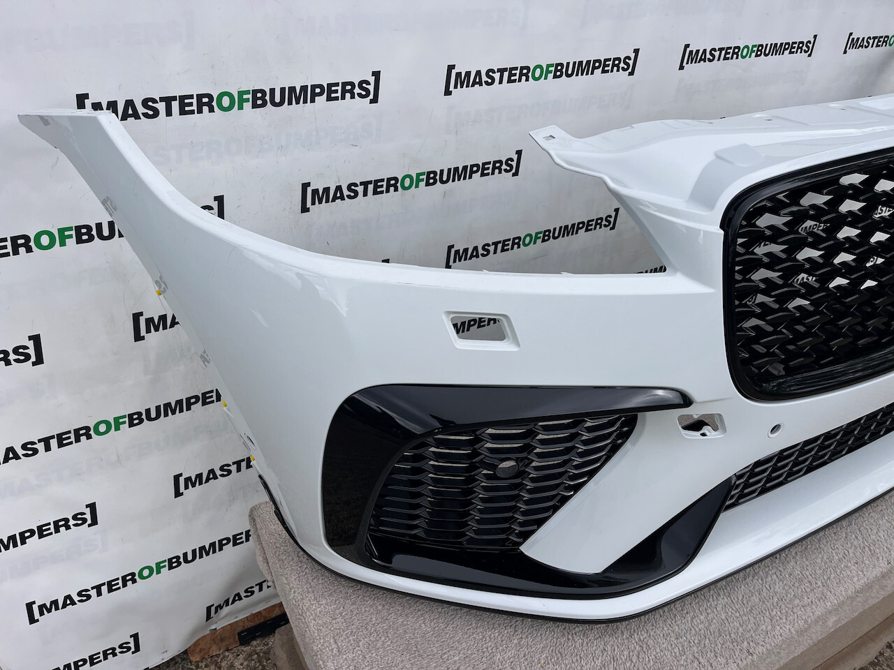 Jaguar F Pace Svr Hse Lift Suv 2021-2024 Front Bumper 6 Pdc Genuine [p402]