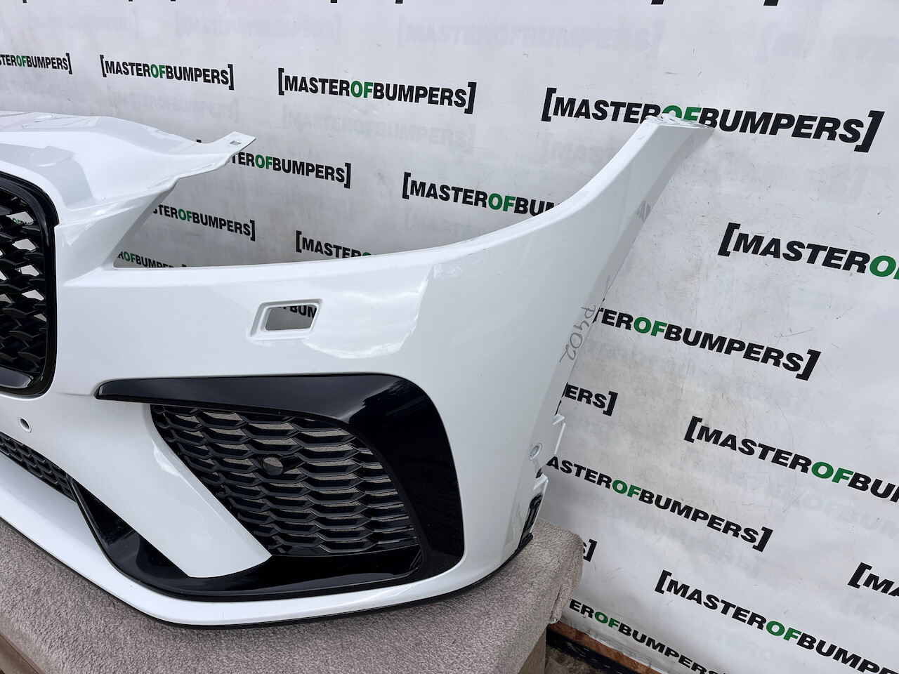 Jaguar F Pace Svr Hse Lift Suv 2021-2024 Front Bumper 6 Pdc Genuine [p402]