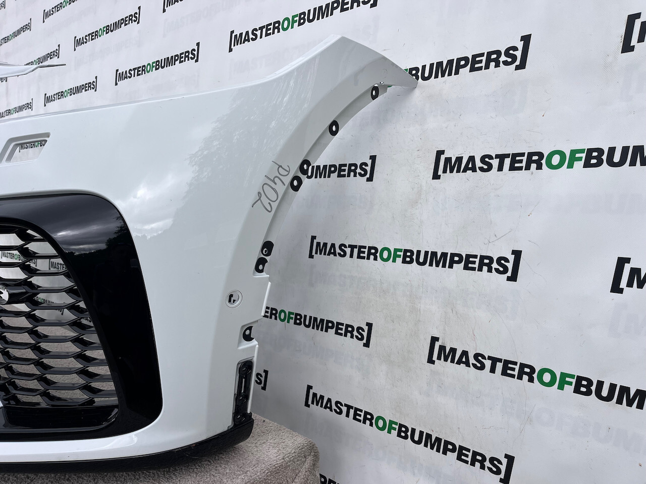 Jaguar F Pace Svr Hse Lift Suv 2021-2024 Front Bumper 6 Pdc Genuine [p402]