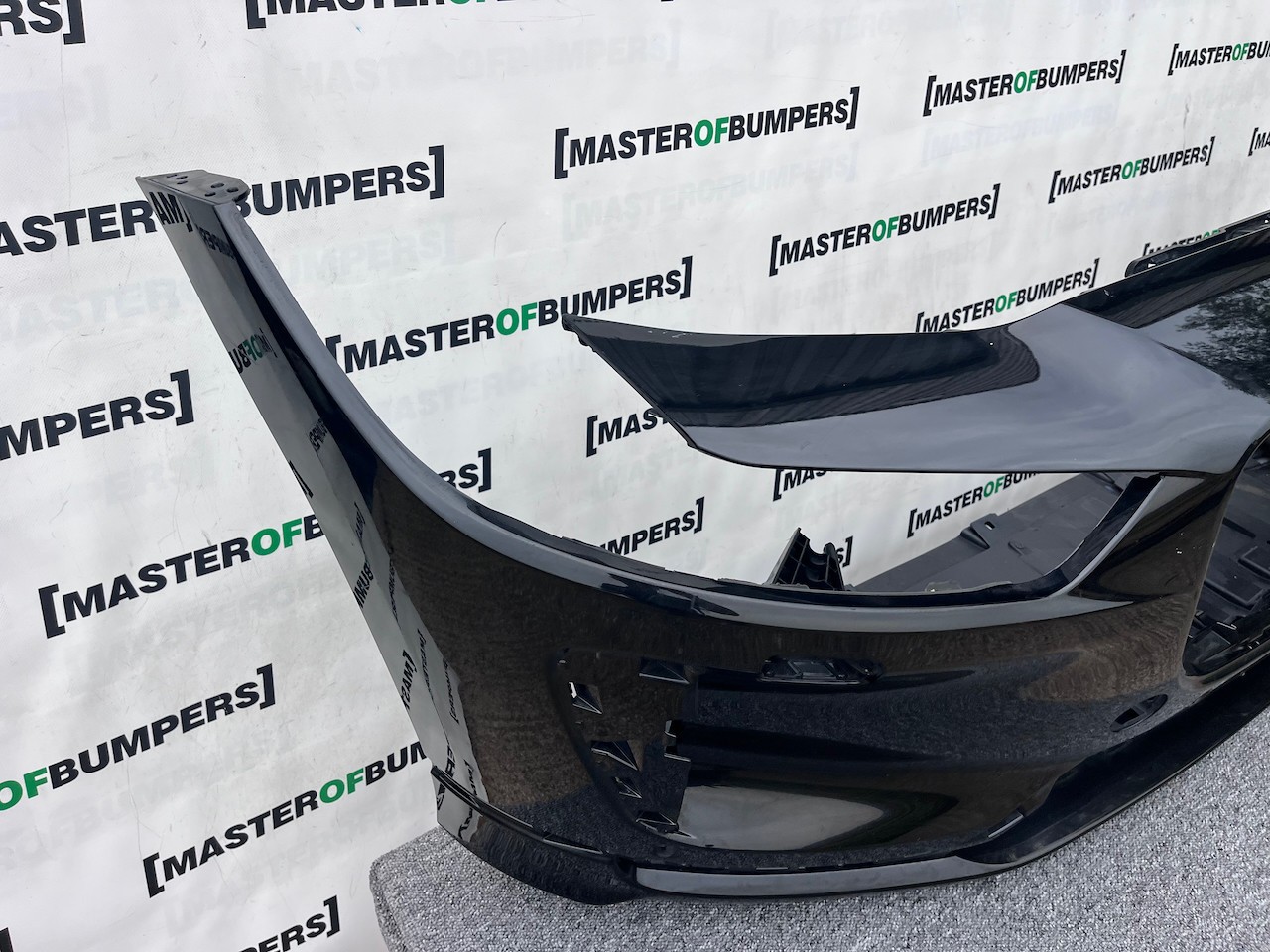 Jaguar I Pace Electric Suv 2018 - 2024 Front Bumper 4 Pdc Genuine [p500]