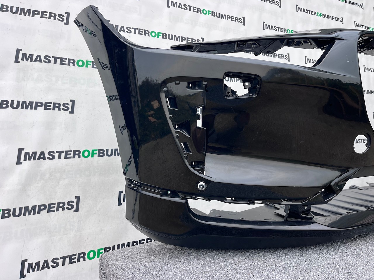 Jaguar I Pace Electric Suv 2018 - 2024 Front Bumper 4 Pdc Genuine [p500]