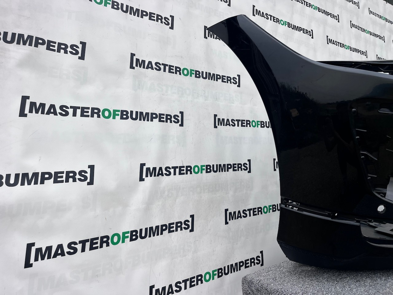 Jaguar I Pace Electric Suv 2018 - 2024 Front Bumper 4 Pdc Genuine [p500]