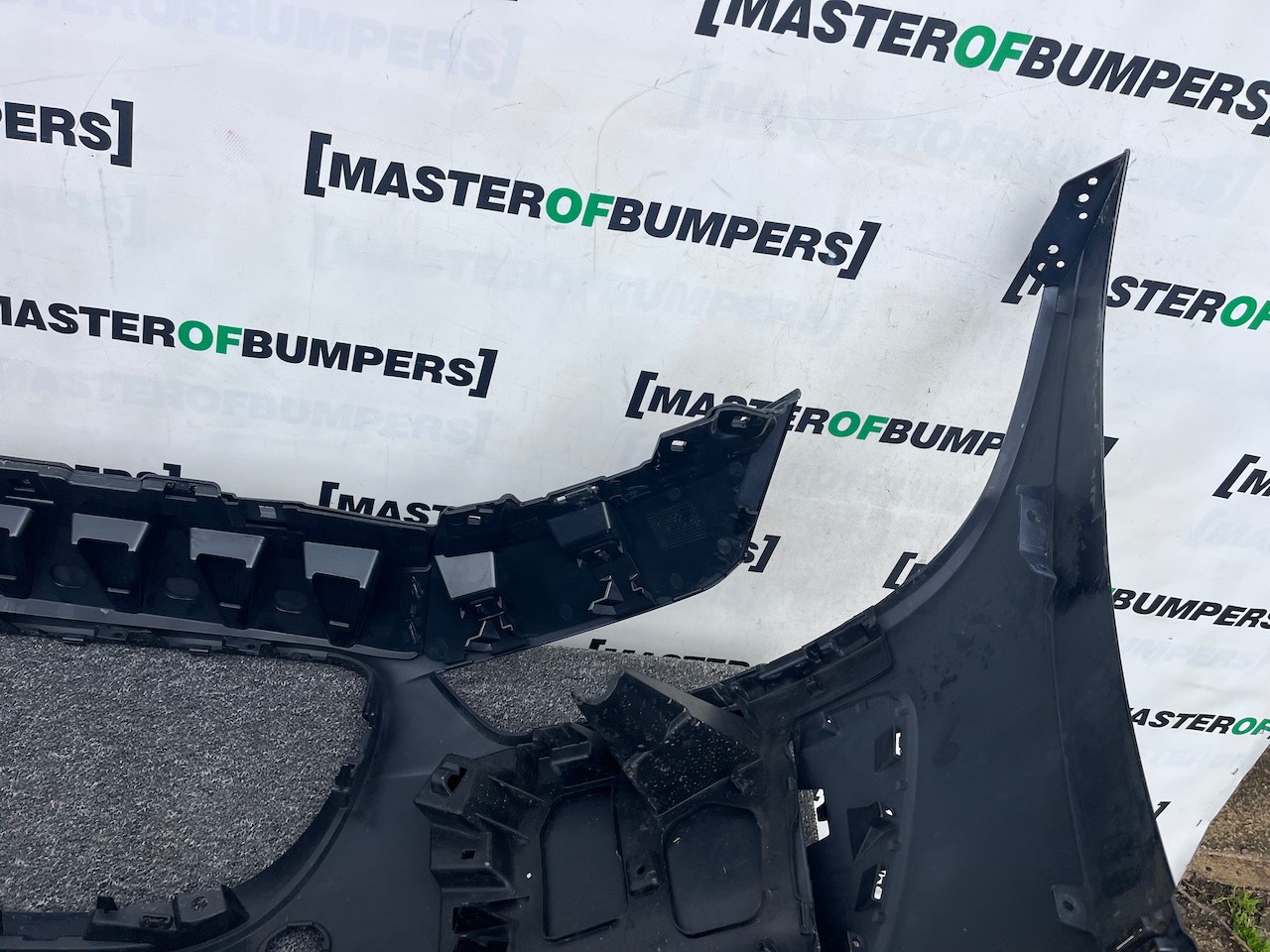 Jaguar I Pace Electric Suv 2018 - 2024 Front Bumper 4 Pdc Genuine [p670]