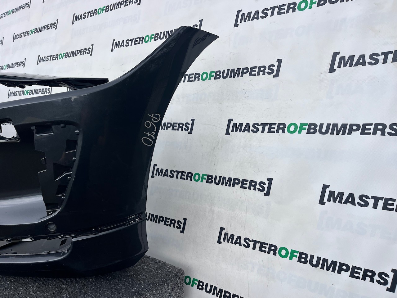 Jaguar I Pace Electric Suv 2018 - 2024 Front Bumper 4 Pdc Genuine [p670]