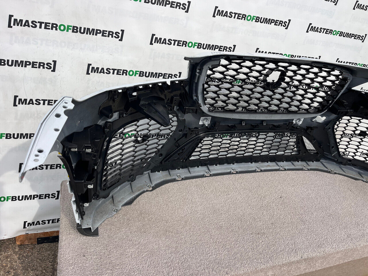 Jaguar F Pace Svr Hse Lift Suv 2021-2024 Front Bumper 6 Pdc Genuine [p400]