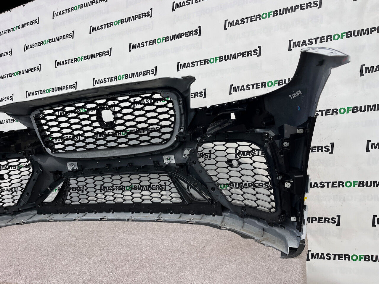 Jaguar F Pace Svr Hse Lift Suv 2021-2024 Front Bumper 6 Pdc Genuine [p400]