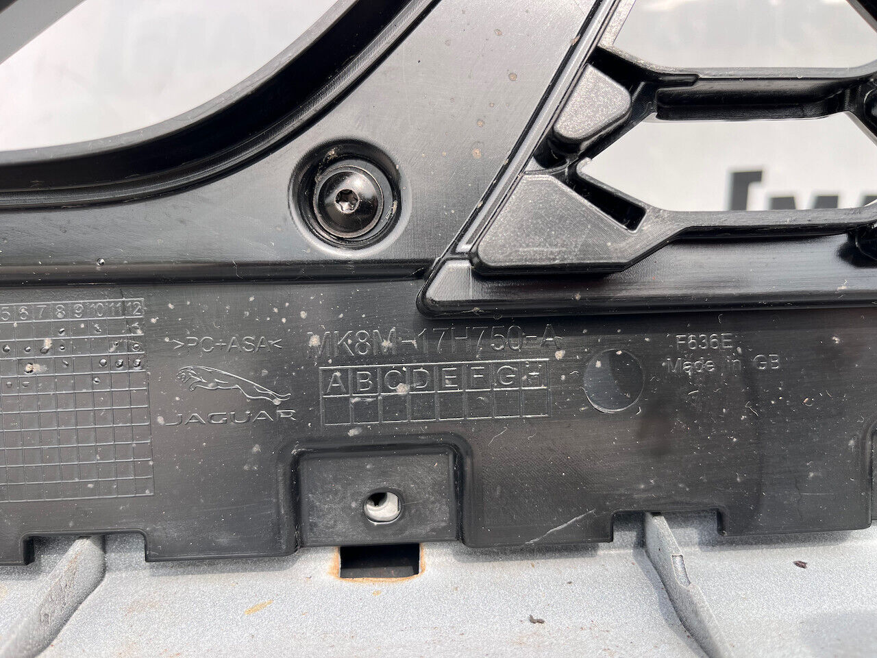 Jaguar F Pace Svr Hse Lift Suv 2021-2024 Front Bumper 6 Pdc Genuine [p400]