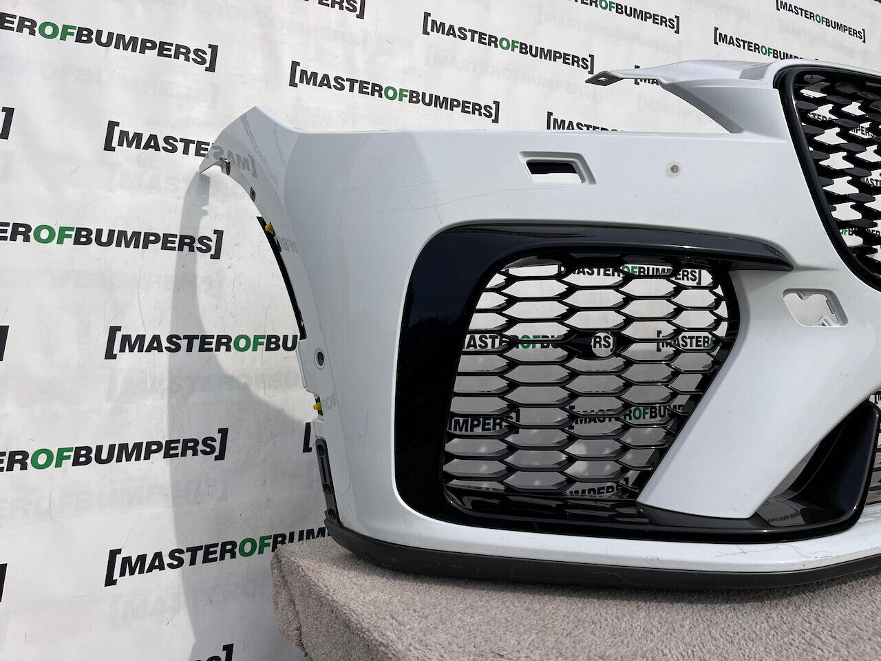 Jaguar F Pace Svr Hse Lift Suv 2021-2024 Front Bumper 6 Pdc Genuine [p400]