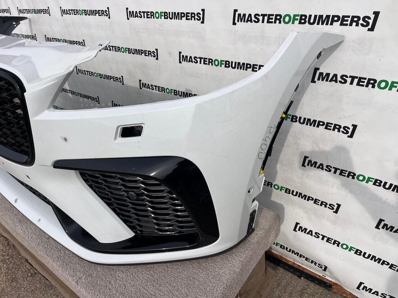 Jaguar F Pace Svr Hse Lift Suv 2021-2024 Front Bumper 6 Pdc Genuine [p400]