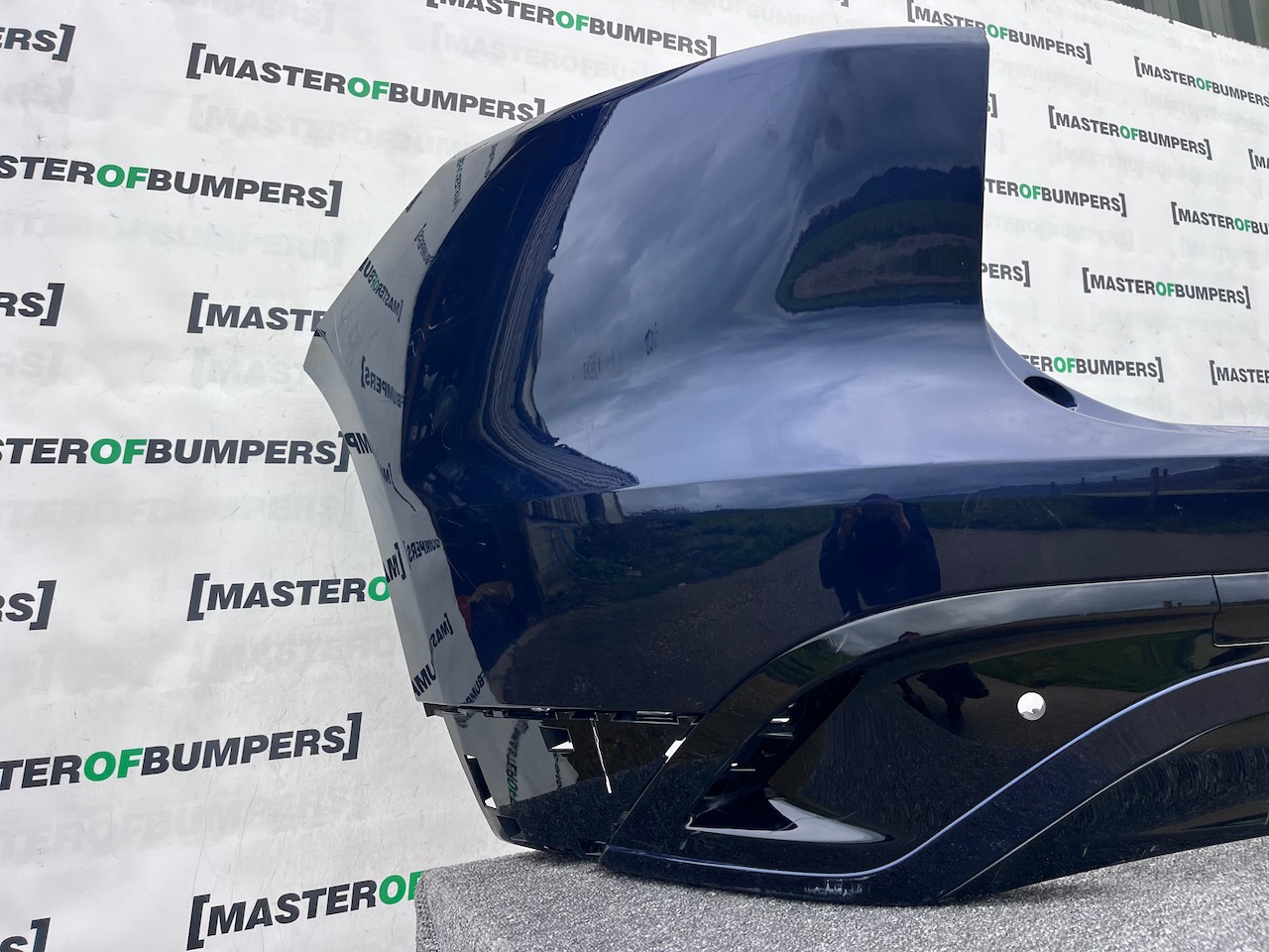 Jaguar F Pace R Dynamic Hse Lift 2021-2024 Rear Bumper 4 Pdc Genuine [p575]