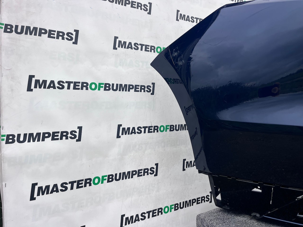 Jaguar F Pace R Dynamic Hse Lift 2021-2024 Rear Bumper 4 Pdc Genuine [p575]