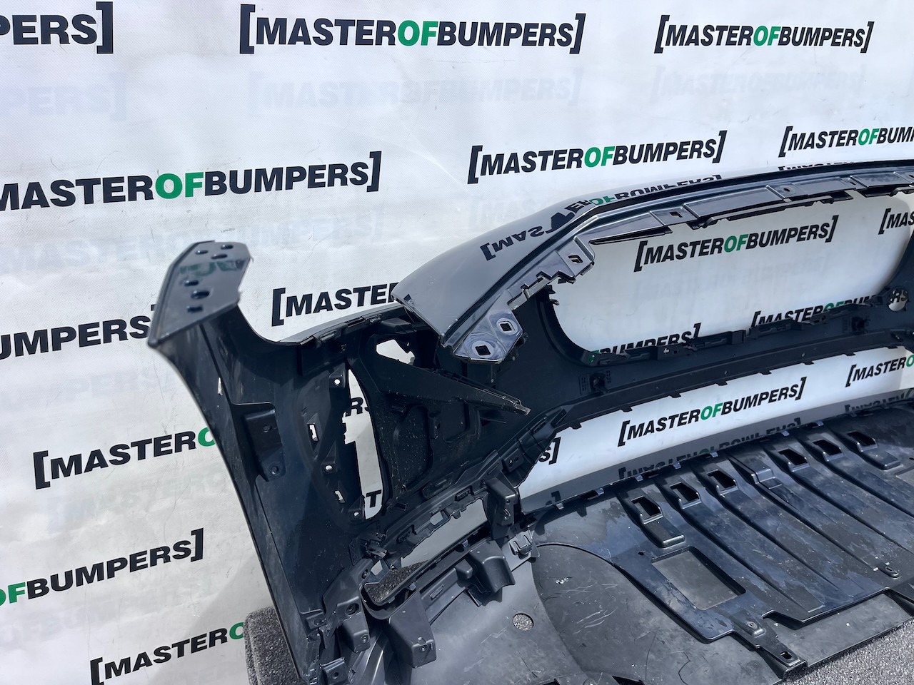 Jaguar I Pace Electric Suv 2018 - 2024 Front Bumper 4 Pdc Genuine [p704]