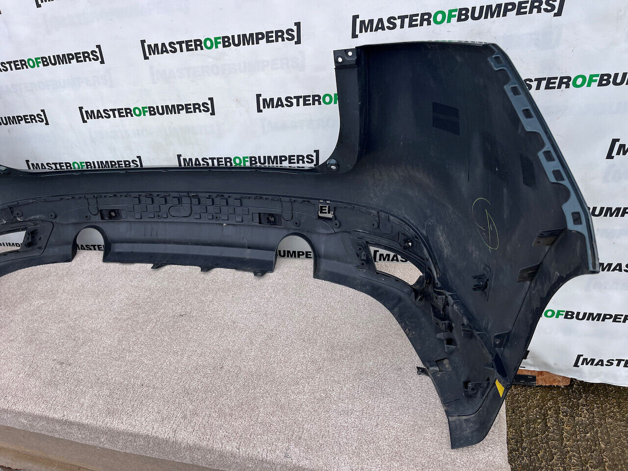 Jaguar F Pace Prestige/portfolio 2016-20 Rear Bumper 6 Pdc Genuine [p374]