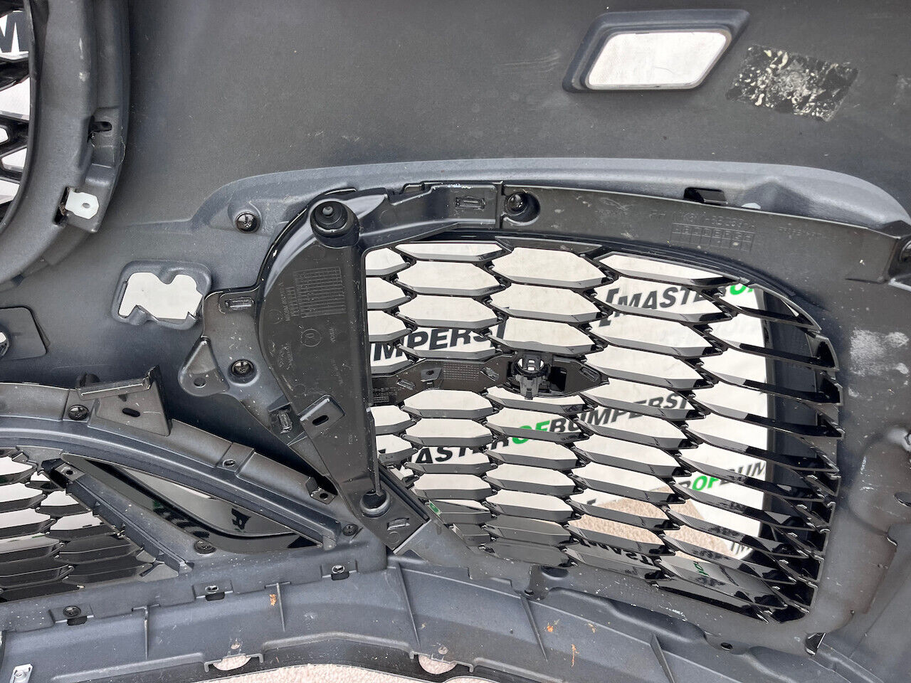 Jaguar F Pace Svr Hse Lift Suv 2021-2024 Front Bumper 6 Pdc Genuine [p388]