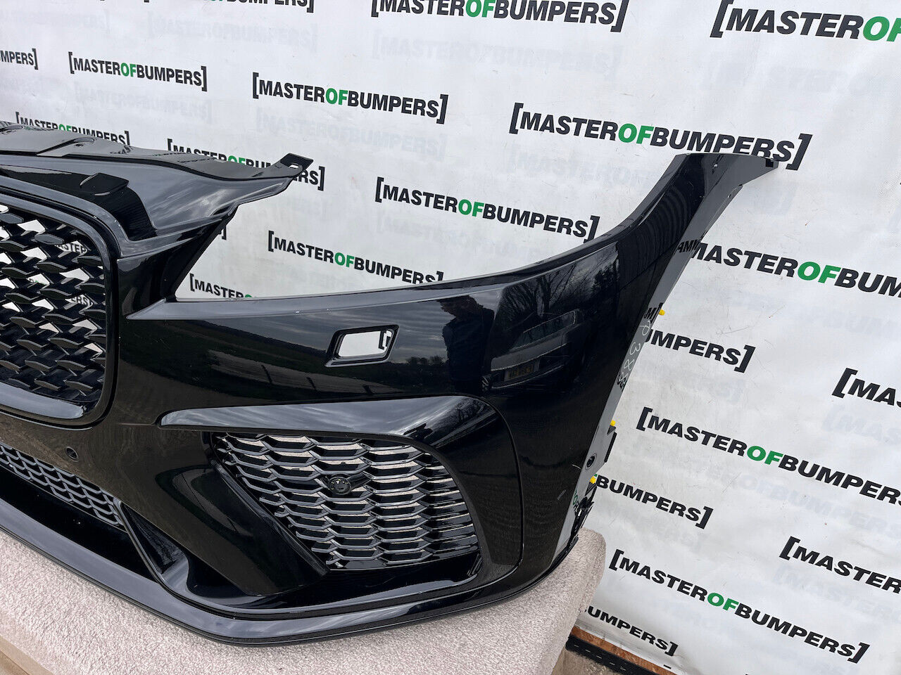 Jaguar F Pace Svr Hse Lift Suv 2021-2024 Front Bumper 6 Pdc Genuine [p388]