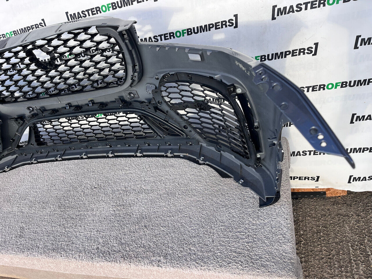 Jaguar F Pace Svr Hse Lift Suv 2021-2024 Front Bumper 6 Pdc Genuine [p395]